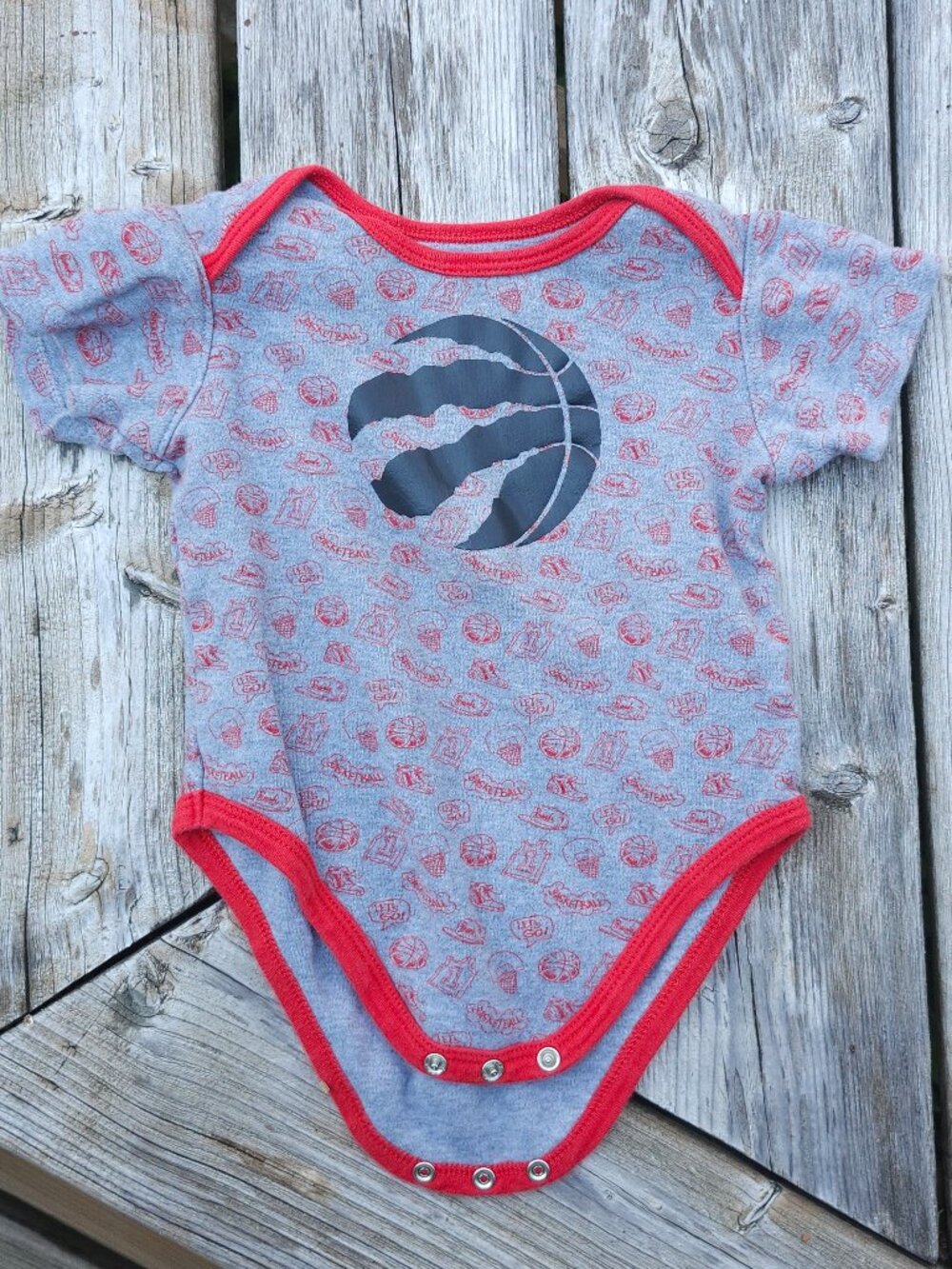 ADORABLE NBA Toronto Raptors Baby Onesie 24 Months Basketball